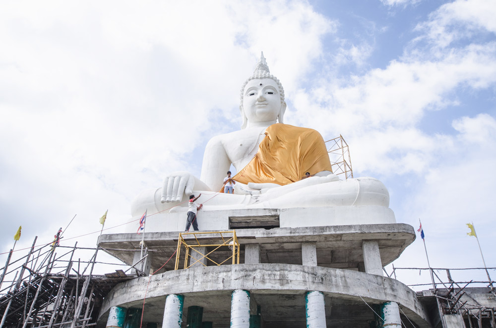 Grand bouddha blanc de Phimai